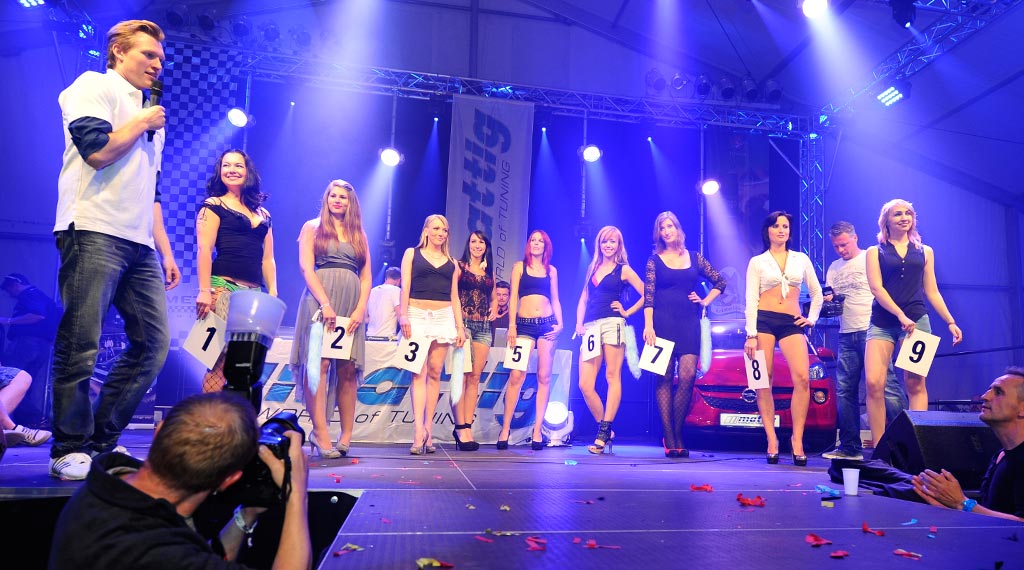 Opel-Treffen in Oschersleben 2014: Wahl zur Miss Opel Tuning